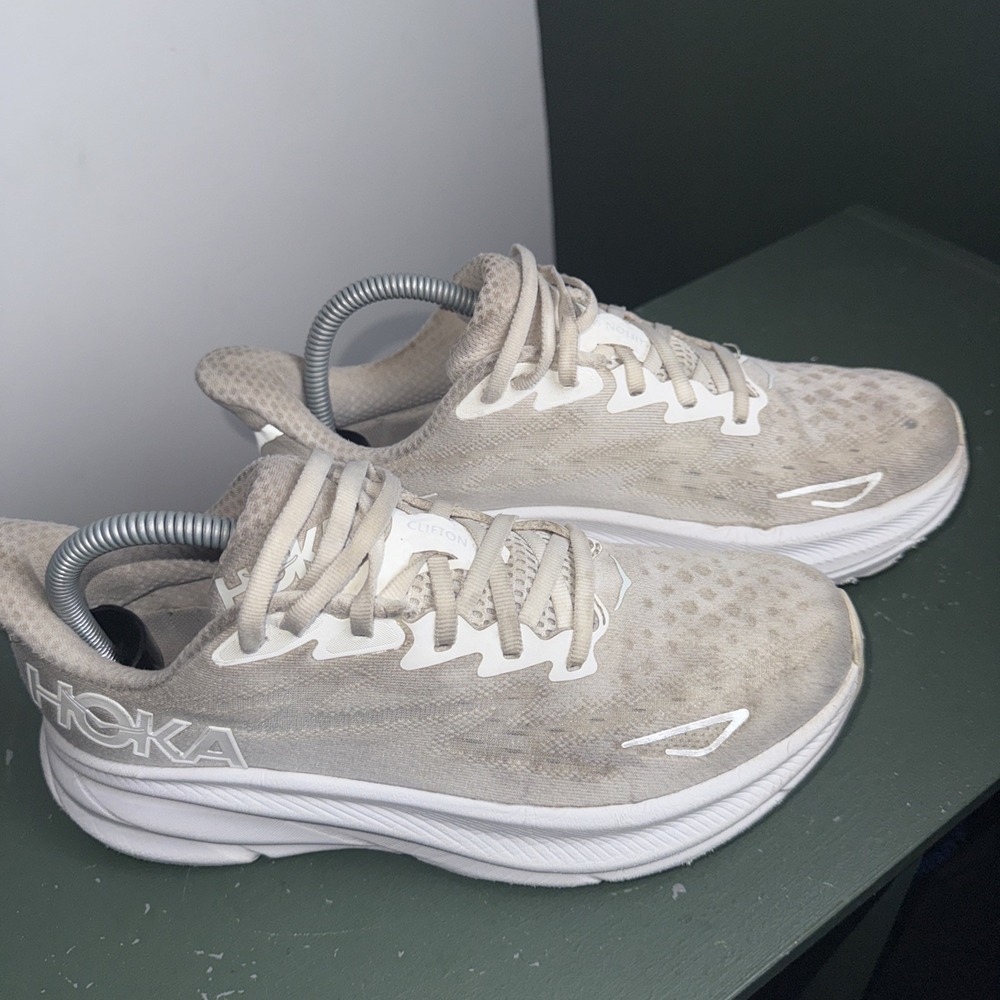Hoka One One Clifton 9 Women's Size 8 Running Shoes White Athletic Sneakers